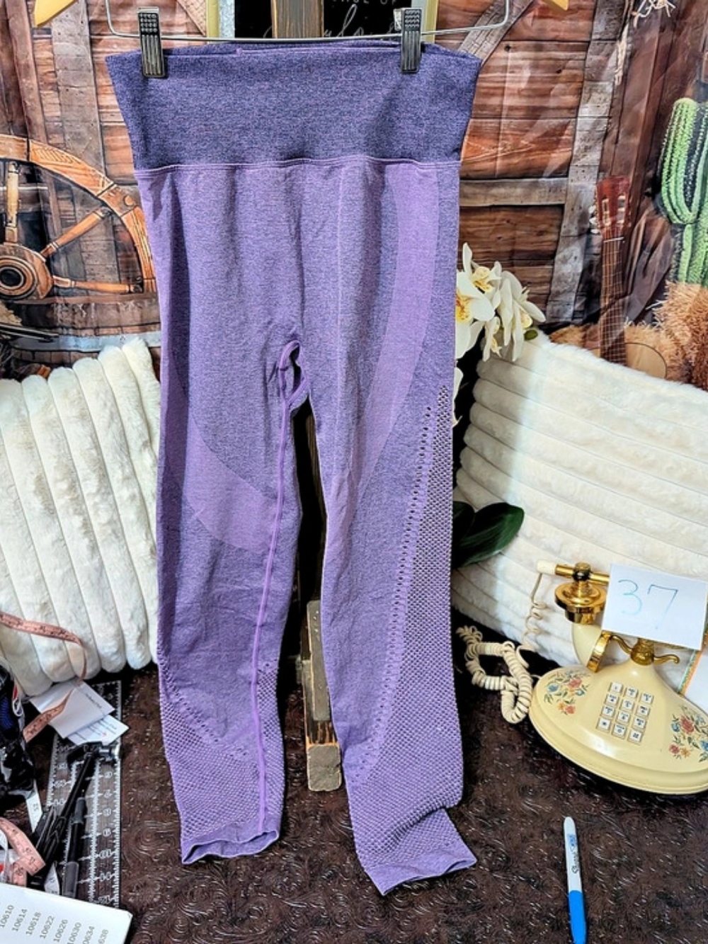 PINK Textured Leggings in Purple Medium